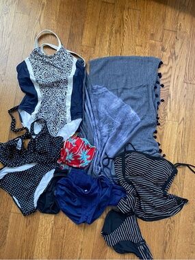 Bundle Mixed Swimsuit in M and L